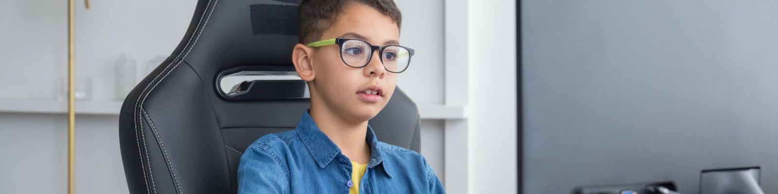 Children-wearing-specs.jpg